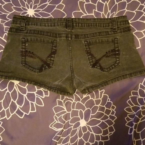 Studded black shorts - Picture 2 of 3